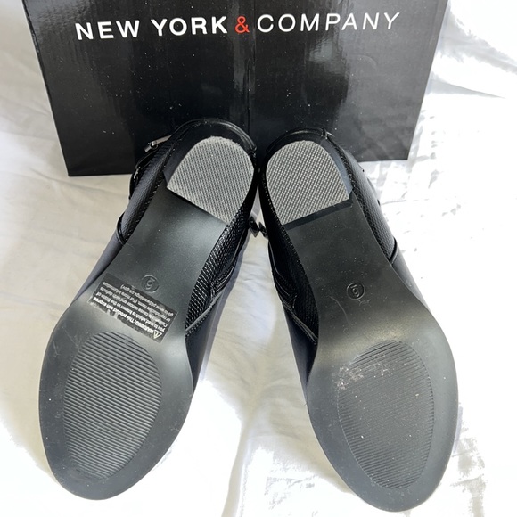 Like New Andra Bootie - Picture 5 of 9